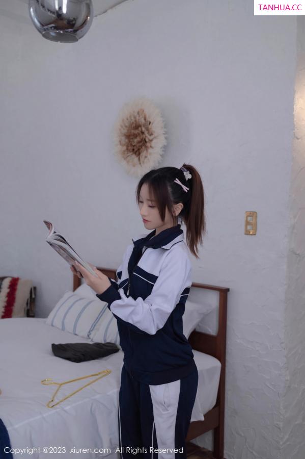   [XiuRen]高清写真图 2023.10.18 No.7528 杏子Yada 制服美腿第11张图片